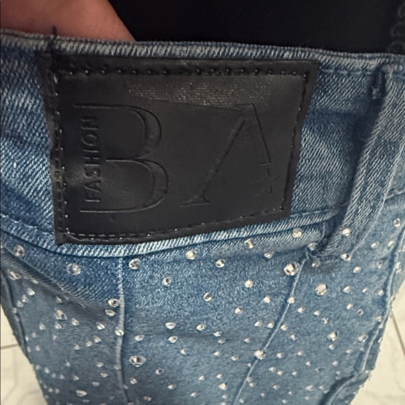 Chic Blue Denim Skirt with Stud Accents - Picture 3 of 4